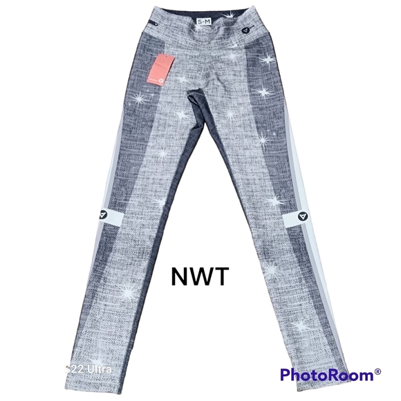 Pants - NWT Cool design leggings